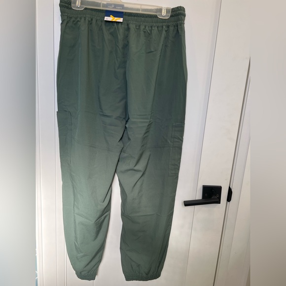 Old navy cargo/ jogger - Picture 3 of 5